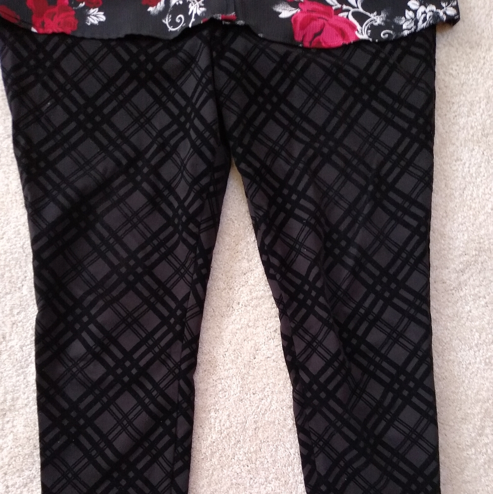Plus size black patterned heavier jeggings